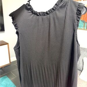 Black Short Sleeved Top